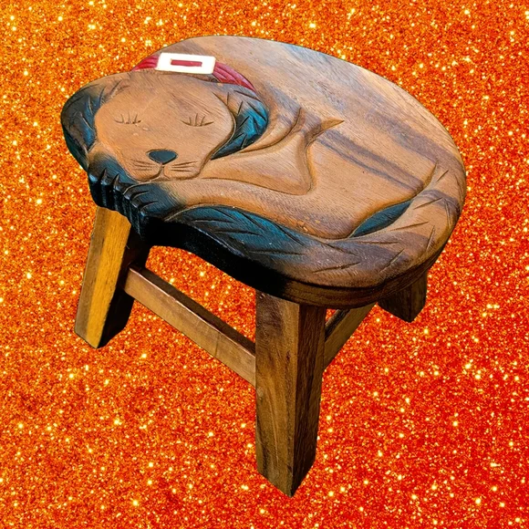 Hand-carved Acacia Wood Dog-shaped Step Stool - Picture 1 of 3